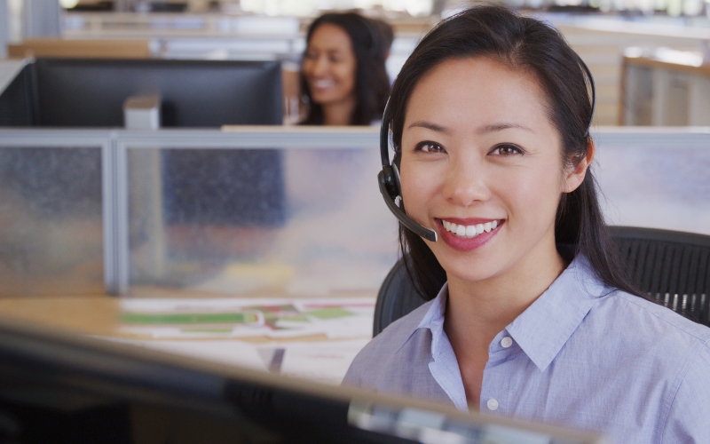 Nhân viên telesales làm việc vào buổi tối